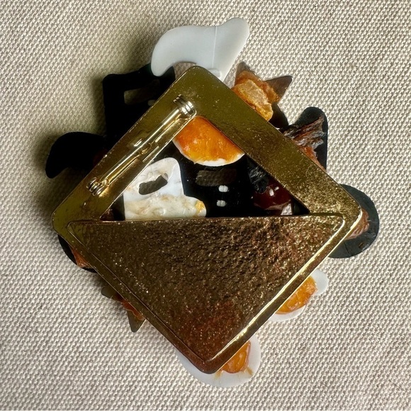 Vintage Bakelite Style Brooch | Music | Musical Notes | Stars | 1980s - Picture 4 of 5